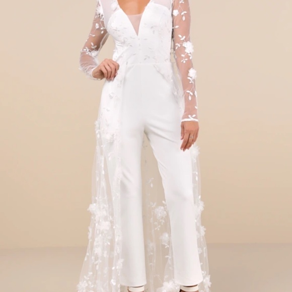 Cape jumpsuit - Picture 3 of 3